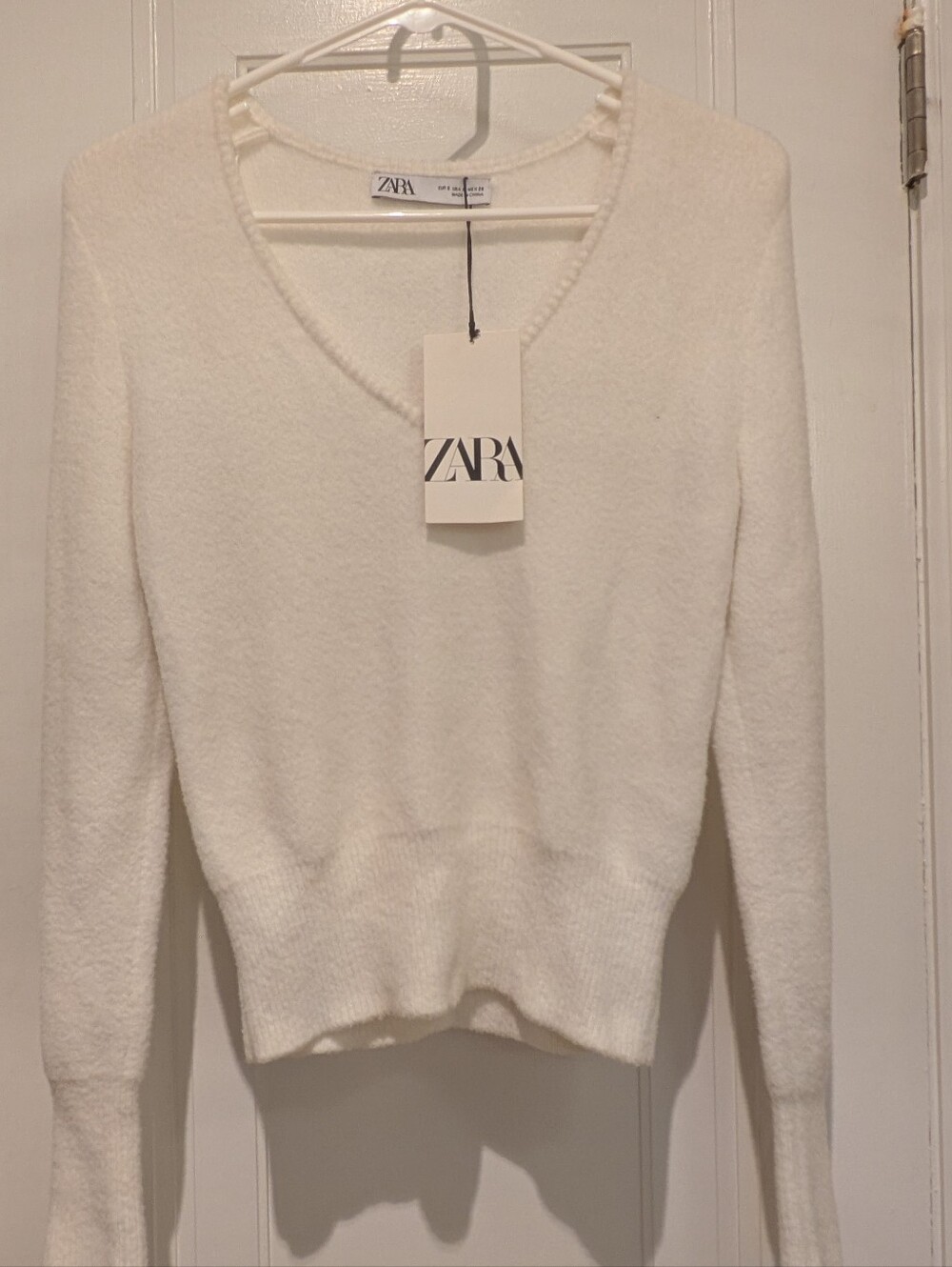 Zara Off-White V-Neck Fuzzy Knit Sweater